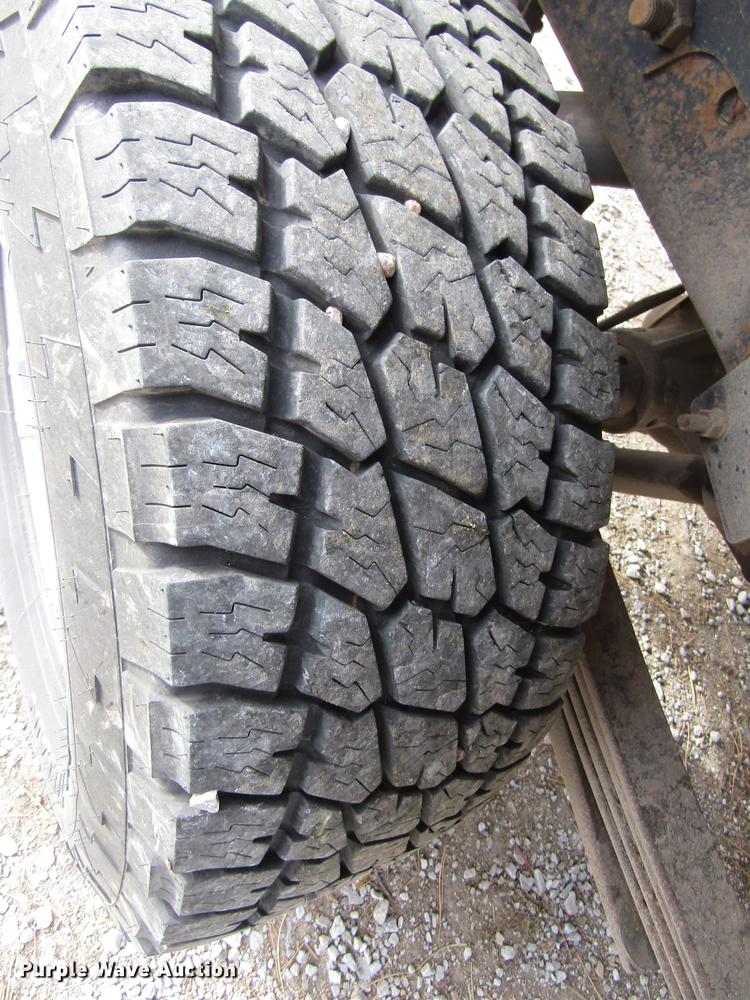 image for item DD2985 2002 GMC Sierra 2500HD SLE Crew Cab pickup truck