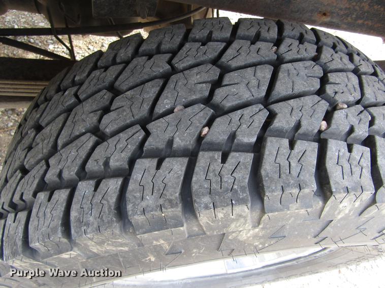 image for item DD2985 2002 GMC Sierra 2500HD SLE Crew Cab pickup truck