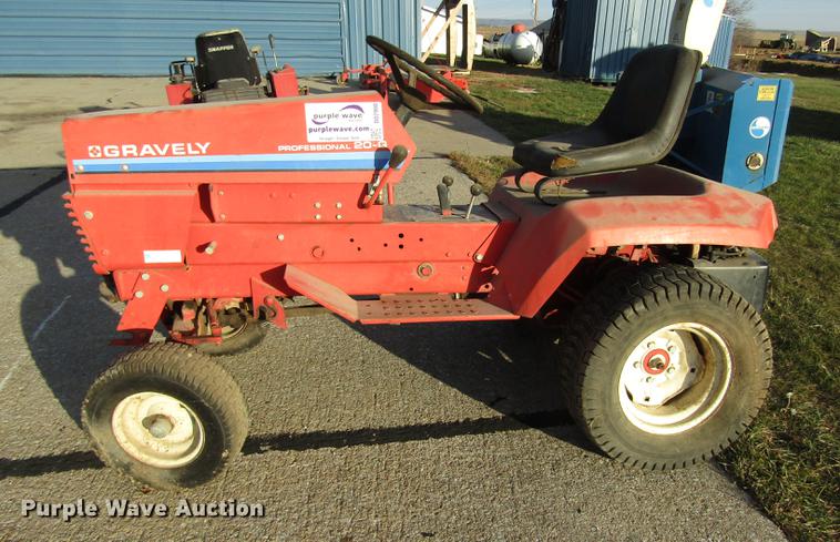 image for item DD2990 Gravely Professional 20-G lawn tractor