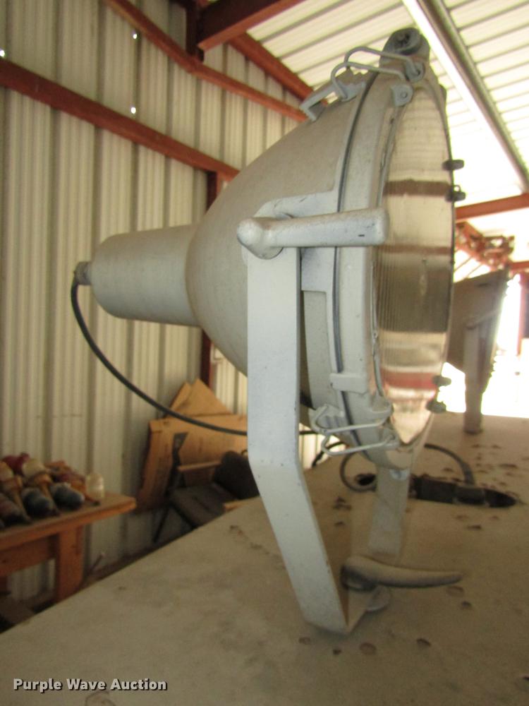 image for item DD2995 Stewart Avionics US NF-2 light plant