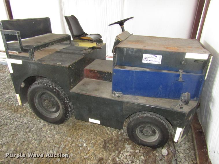 image for item DD2997 Delorean DMC/Logan tow tractor