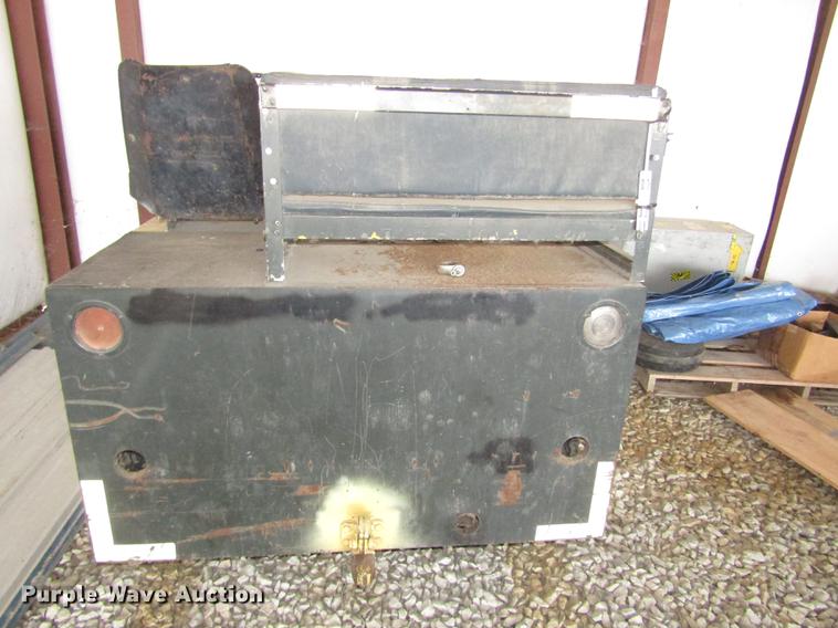 image for item DD2997 Delorean DMC/Logan tow tractor