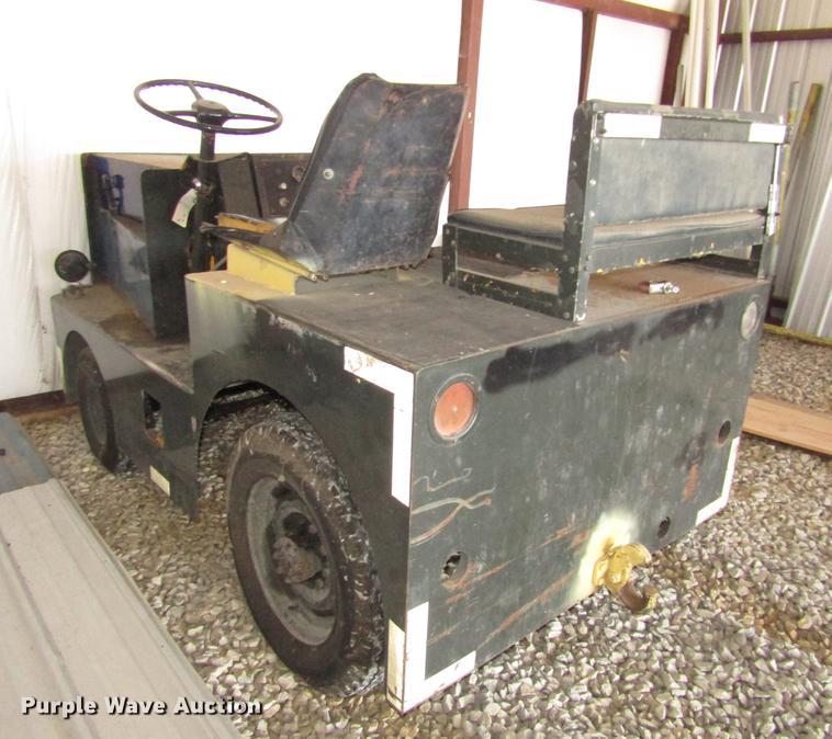 image for item DD2997 Delorean DMC/Logan tow tractor