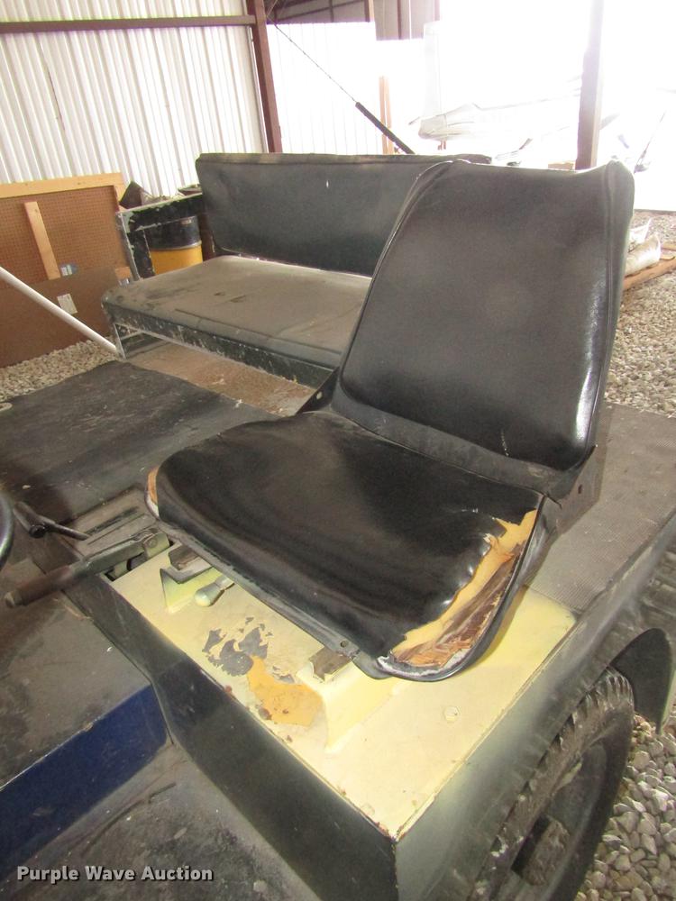 image for item DD2997 Delorean DMC/Logan tow tractor