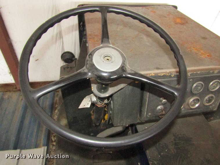 image for item DD2997 Delorean DMC/Logan tow tractor