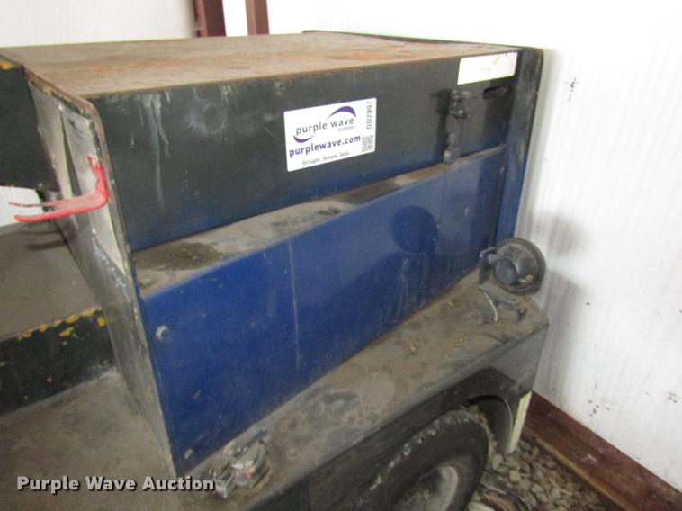 image for item DD2997 Delorean DMC/Logan tow tractor