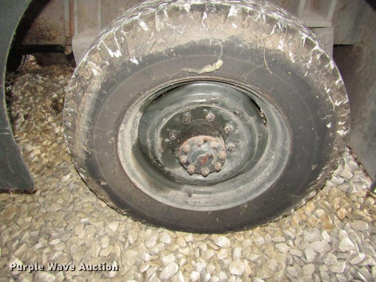 image for item DD2997 Delorean DMC/Logan tow tractor