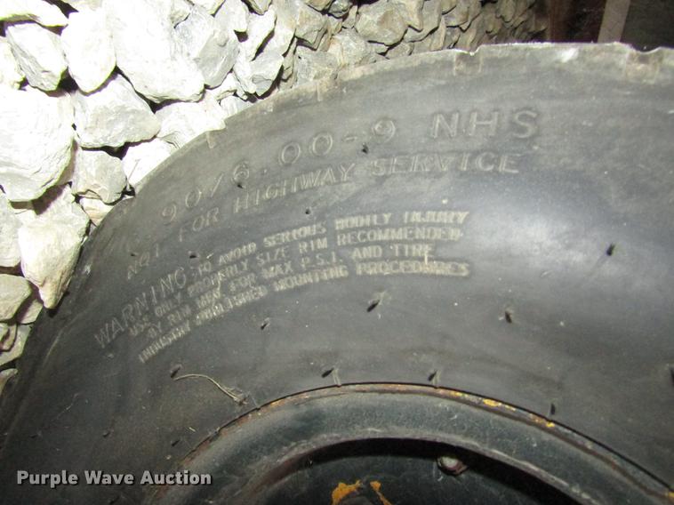 image for item DD2997 Delorean DMC/Logan tow tractor