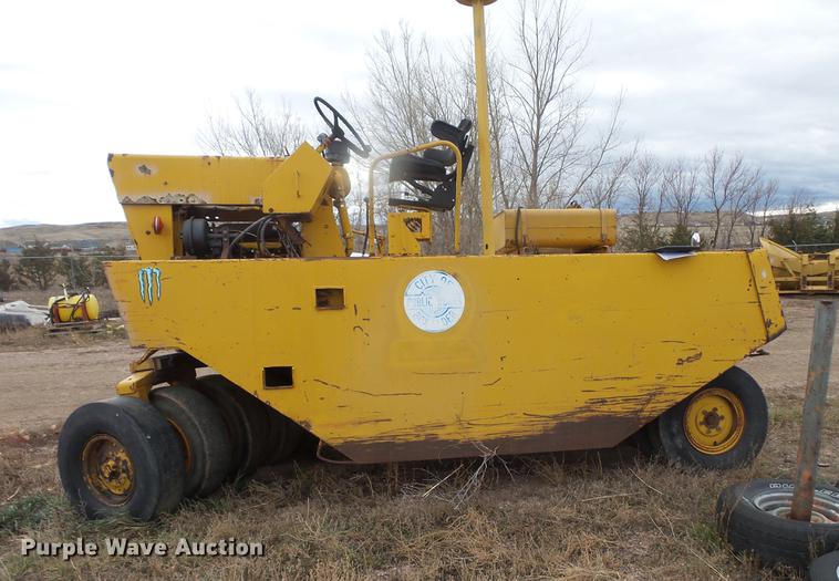 image for item DE9447 Bros pneumatic roller