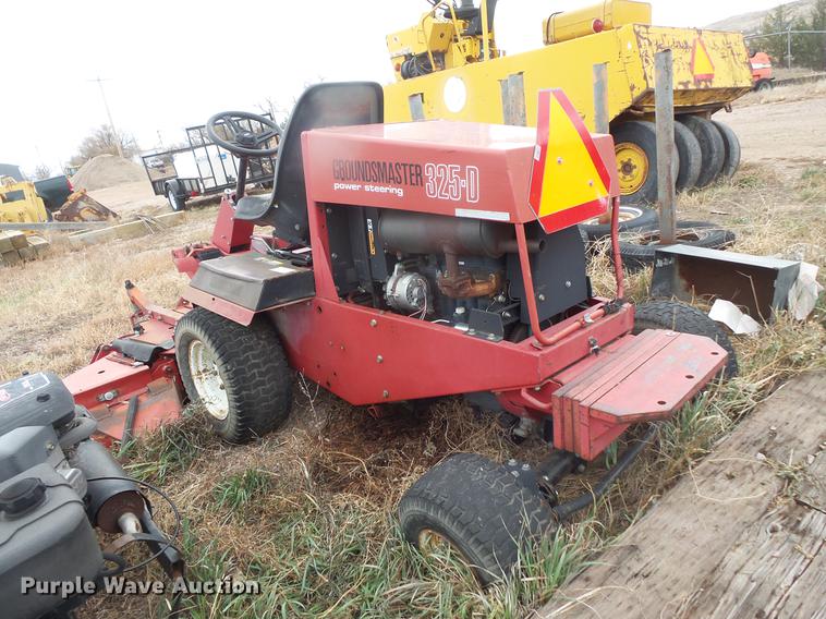 image for item DE9448 Toro Groundsmaster 325D lawn mower