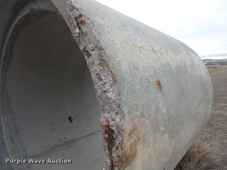 image for item DE9452 (24) concrete pipes