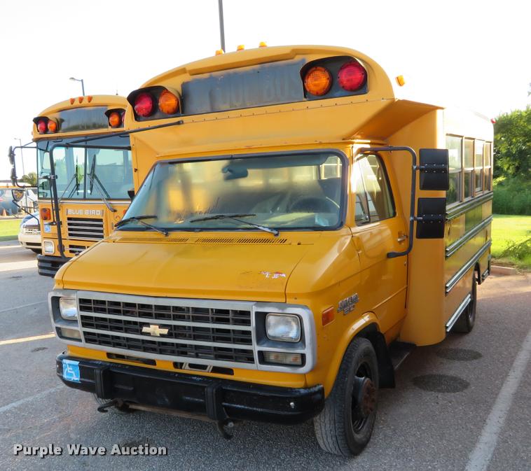 image for item DI9841 1995 Chevrolet G3500 school bus