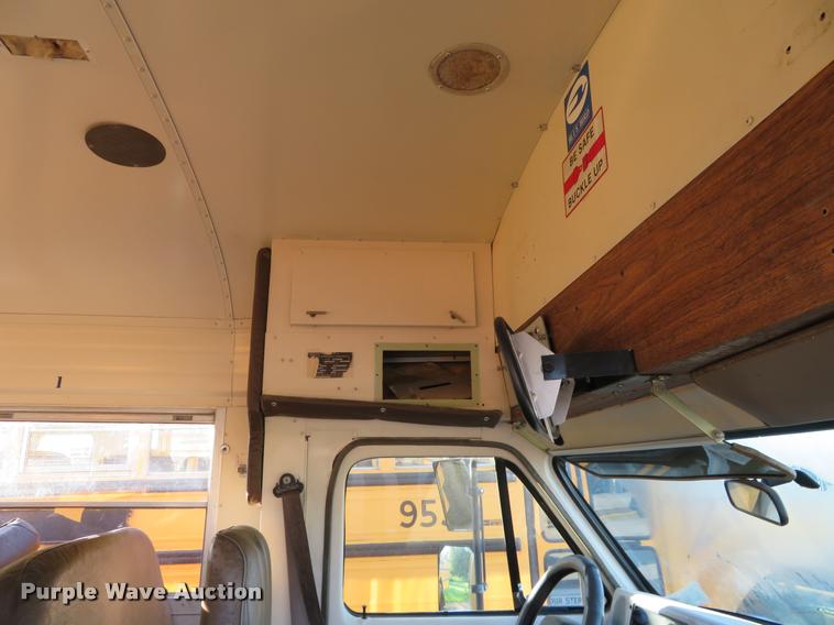 image for item DI9841 1995 Chevrolet G3500 school bus