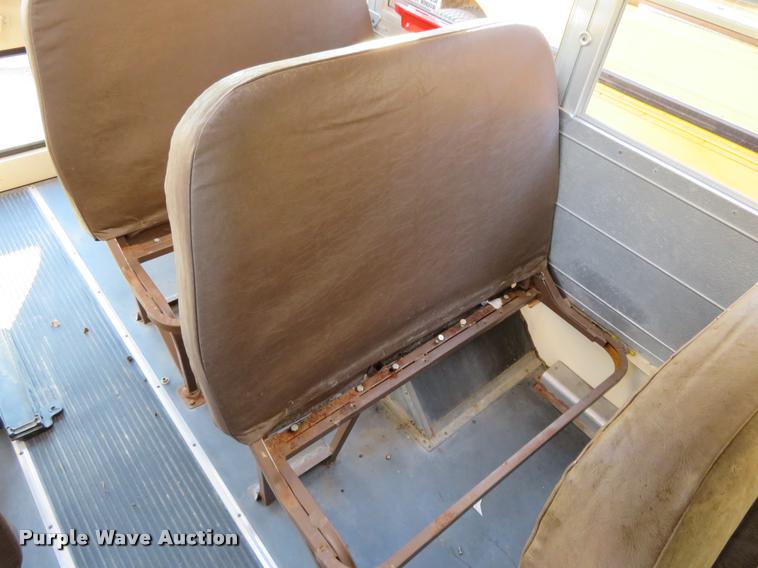 image for item DI9841 1995 Chevrolet G3500 school bus