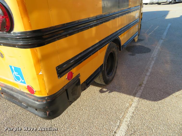 image for item DI9841 1995 Chevrolet G3500 school bus