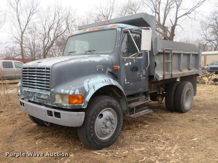 image for item DI9929 1995 International 4700 dump truck