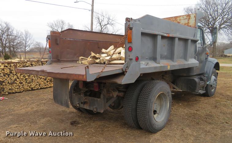 image for item DI9929 1995 International 4700 dump truck