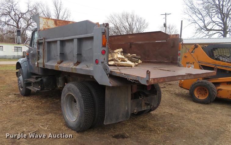 image for item DI9929 1995 International 4700 dump truck