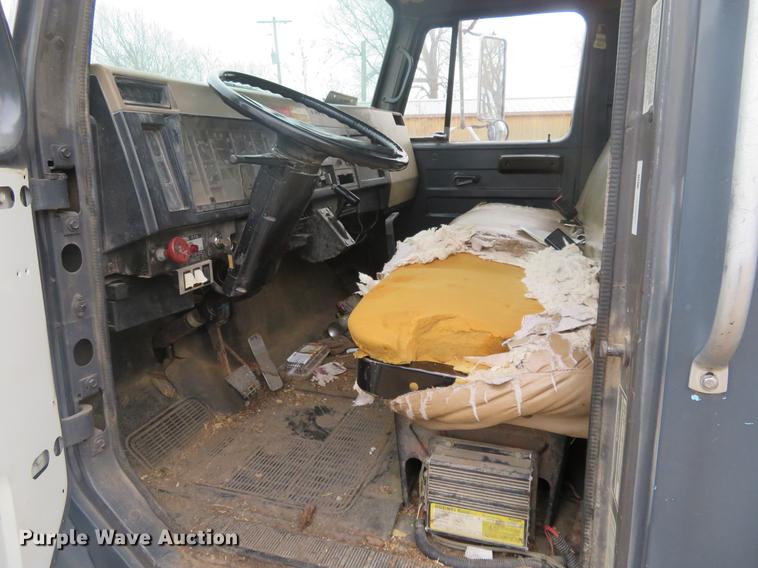 image for item DI9929 1995 International 4700 dump truck