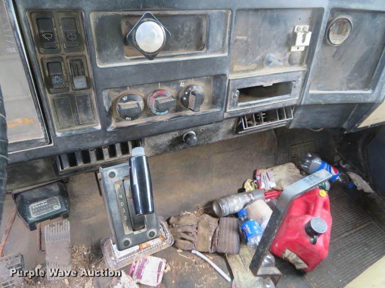 image for item DI9929 1995 International 4700 dump truck