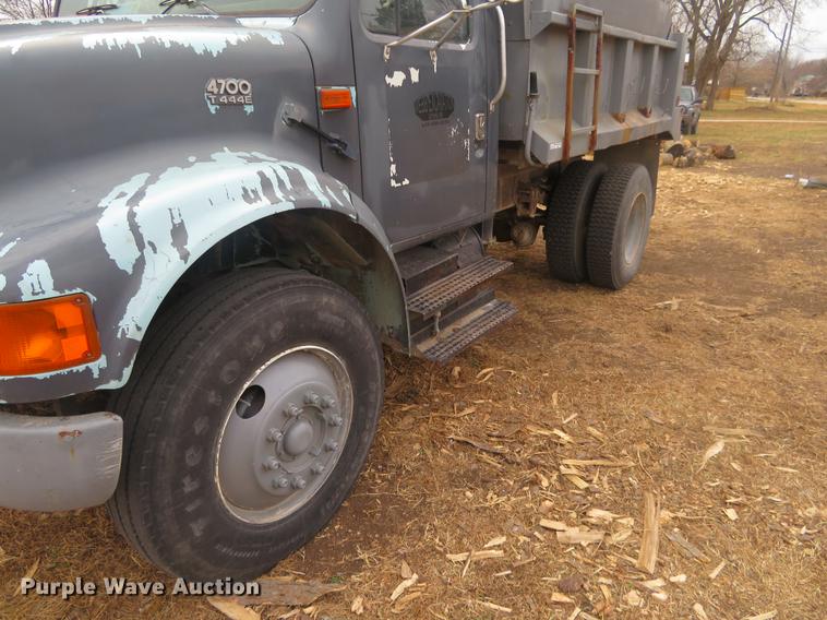 image for item DI9929 1995 International 4700 dump truck