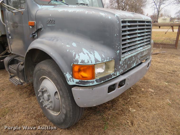 image for item DI9929 1995 International 4700 dump truck