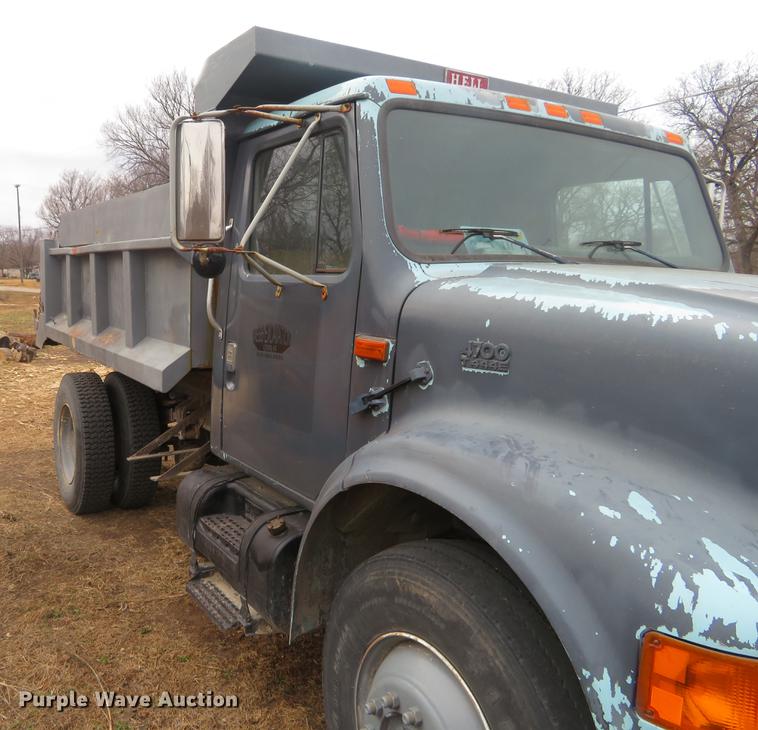 image for item DI9929 1995 International 4700 dump truck