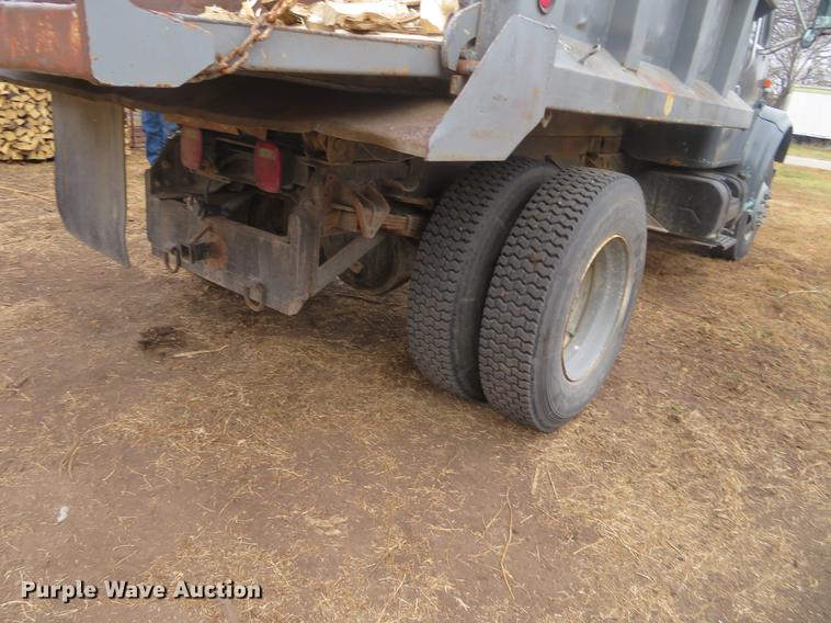 image for item DI9929 1995 International 4700 dump truck