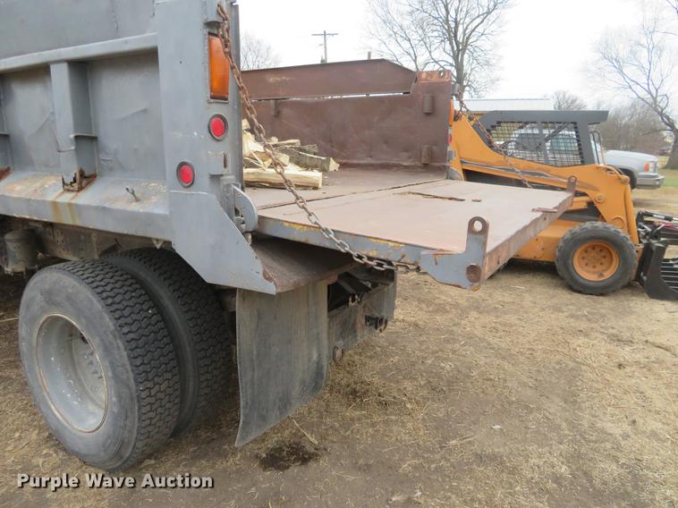 image for item DI9929 1995 International 4700 dump truck