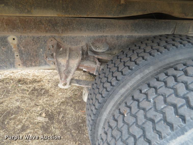 image for item DI9929 1995 International 4700 dump truck