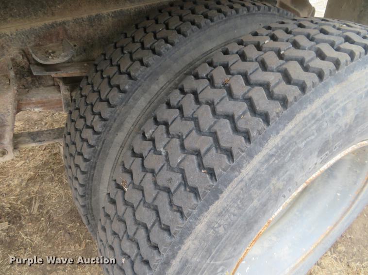 image for item DI9929 1995 International 4700 dump truck