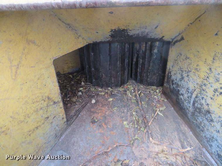 image for item DI9930 Vermeer BC1250 wood chipper