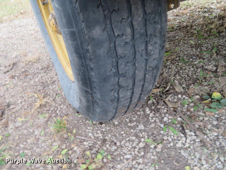 image for item DI9930 Vermeer BC1250 wood chipper