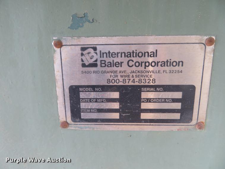 image for item DI9938 1997 International SMB-42 alum core vertical baler compactor