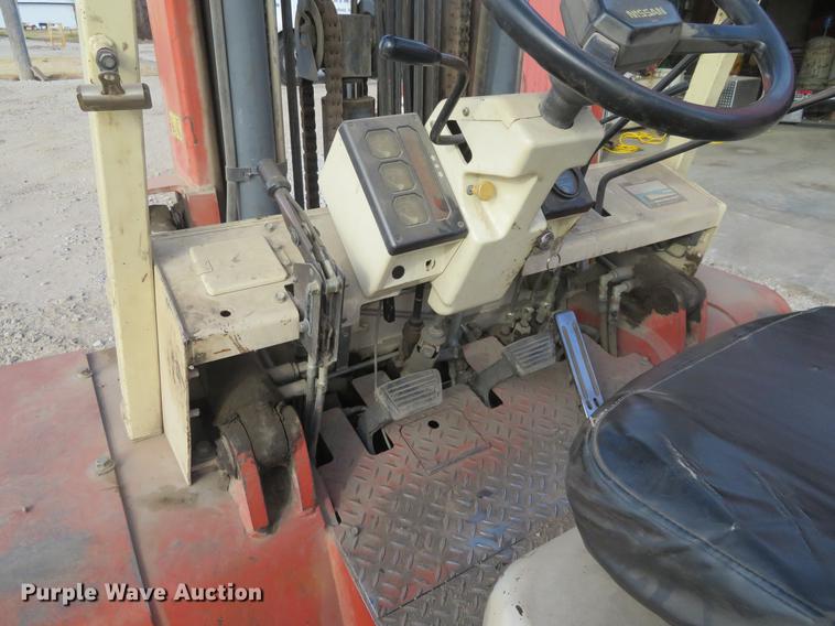 image for item DI9939 Nissan 90 forklift