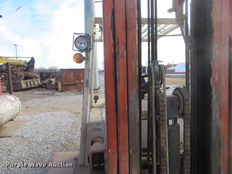 image for item DI9939 Nissan 90 forklift