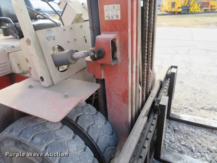 image for item DI9939 Nissan 90 forklift