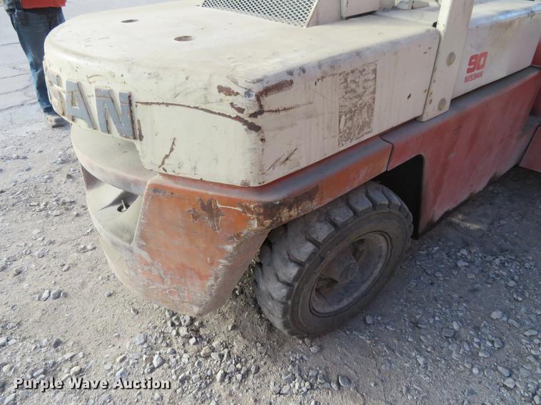 image for item DI9939 Nissan 90 forklift