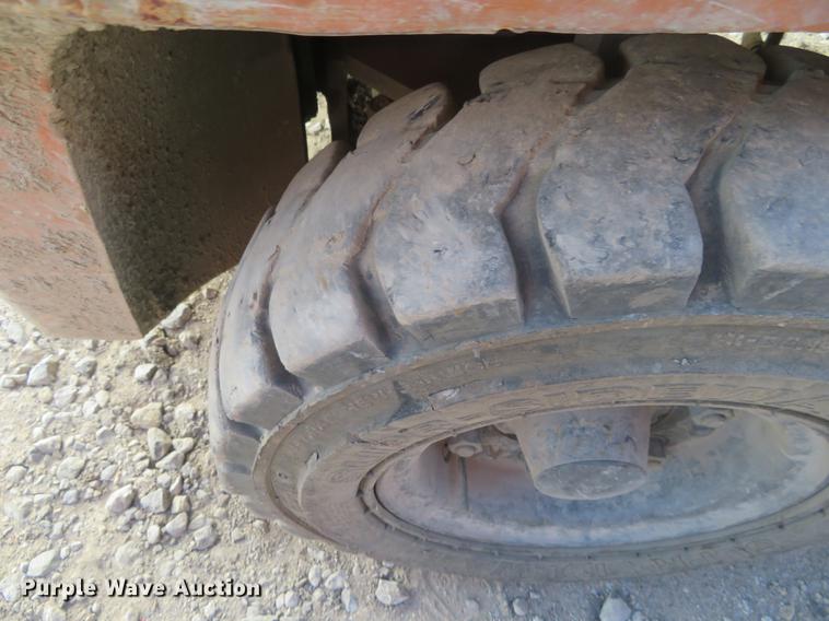 image for item DI9939 Nissan 90 forklift