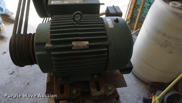 image for item DN9475 Quincy air compressor