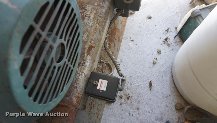 image for item DN9475 Quincy air compressor