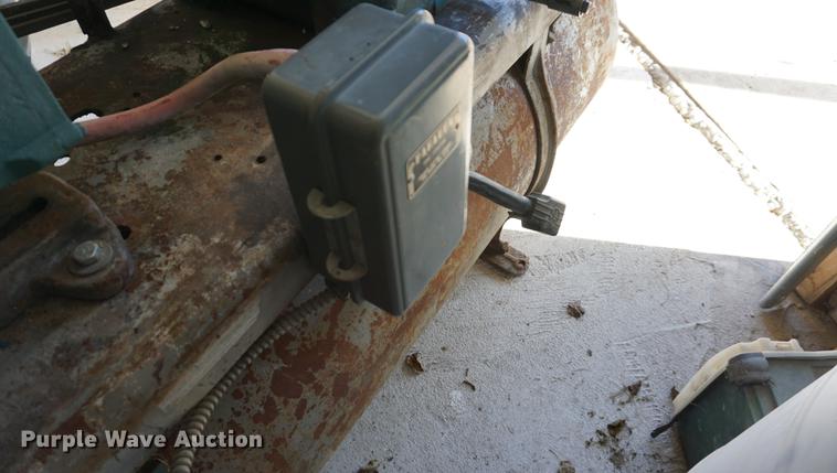 image for item DN9475 Quincy air compressor