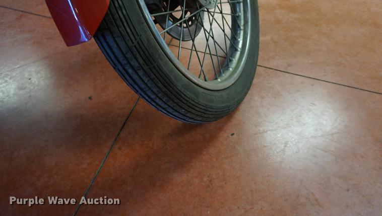 image for item DN9477 1990 Honda CB125T motorcycle