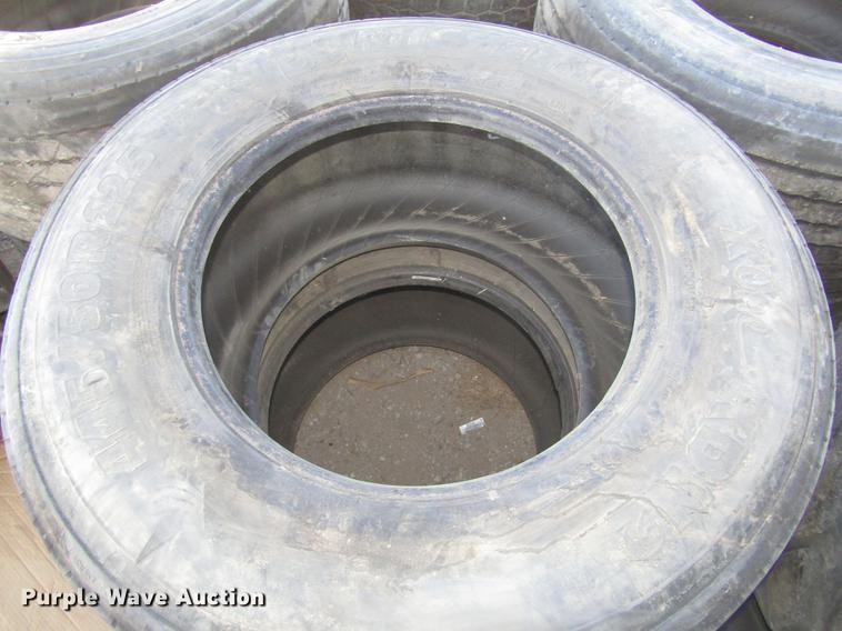 image for item DO9076 (8) super single tires