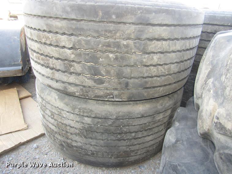 image for item DO9076 (8) super single tires