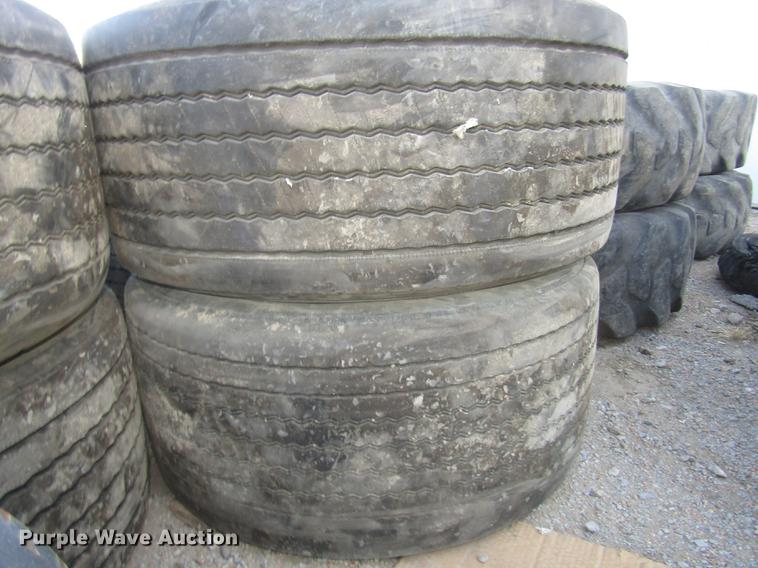 image for item DO9076 (8) super single tires