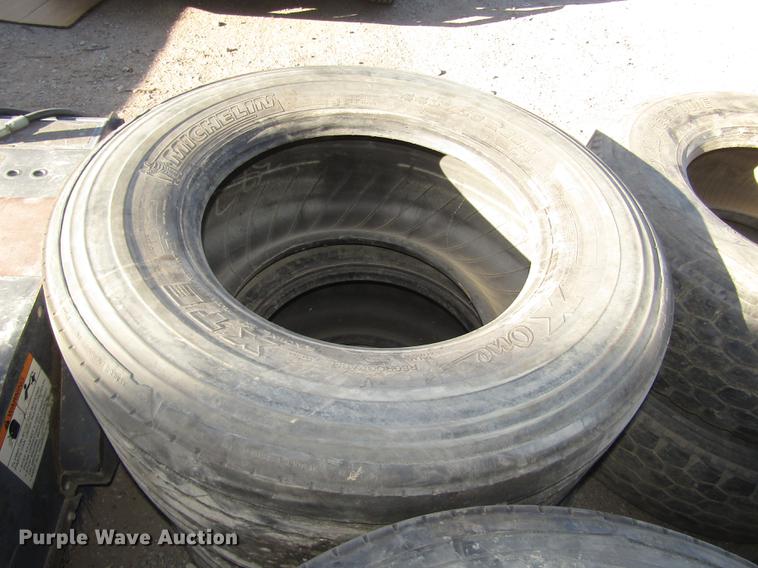 image for item DO9076 (8) super single tires
