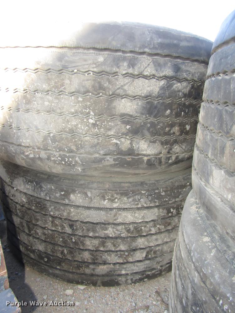 image for item DO9076 (8) super single tires