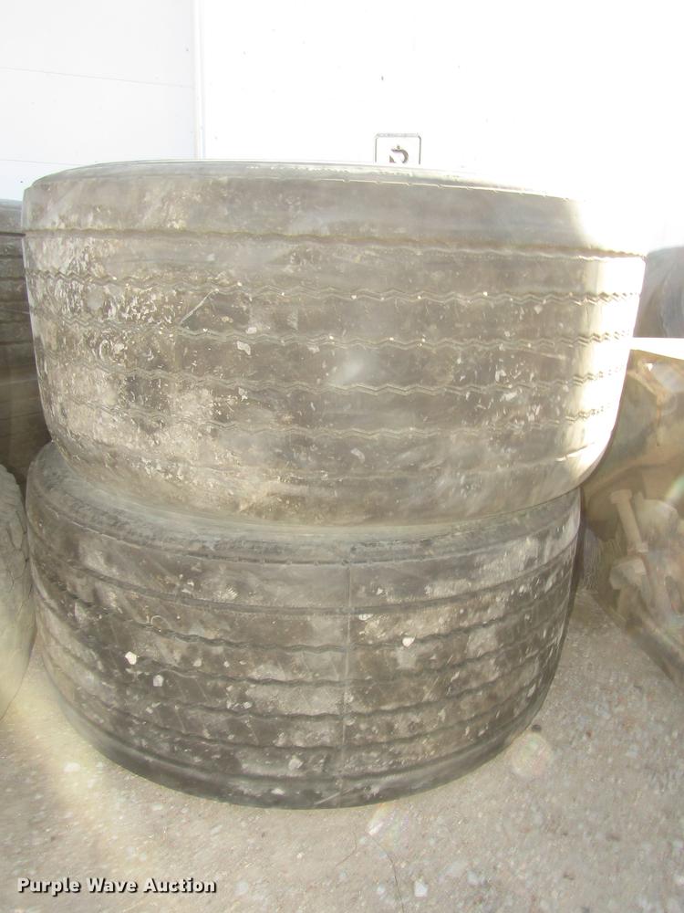 image for item DO9076 (8) super single tires