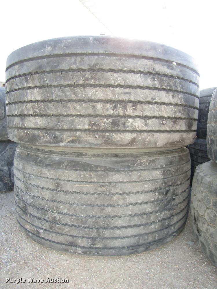 image for item DO9076 (8) super single tires
